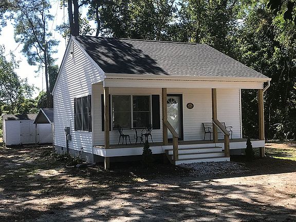 5th image of 601 Lakeside Dr