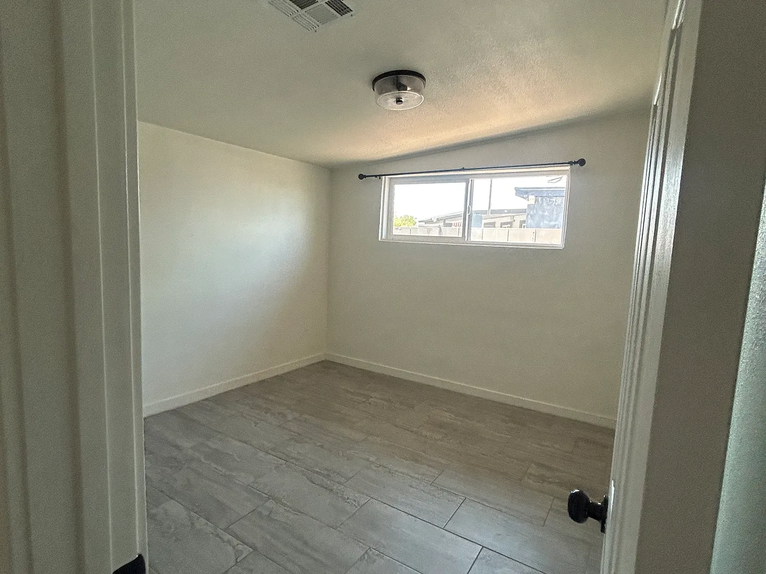 2 bed, 1120 sqft, $1,800 — Photo 2