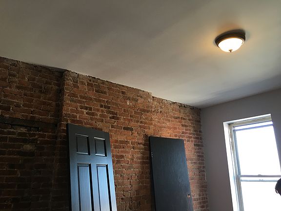 3rd image of 812 Bergen St APT 2
