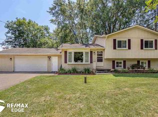 6298 Potter Rd, Burton, MI 48509
