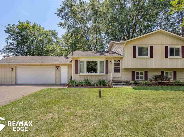 6298 Potter Rd, Burton, MI 48509