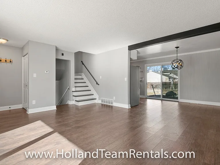 7112 S Franklin St — Photo 5