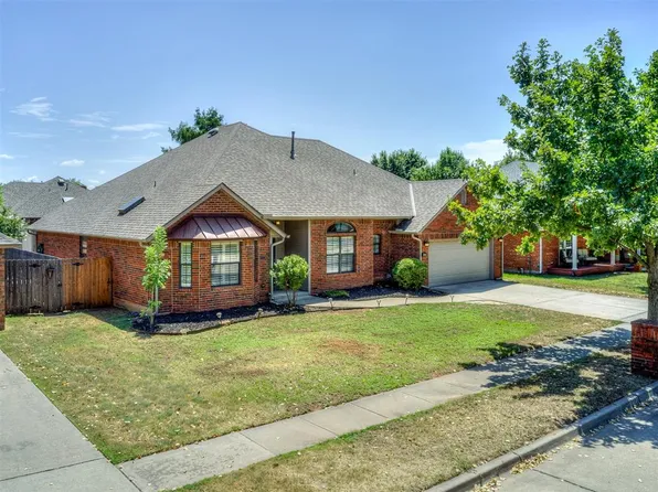 5212 Deerhurst Dr, Norman, OK 73072