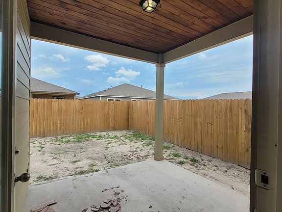 3rd image of 2209 Cuarzo Dr