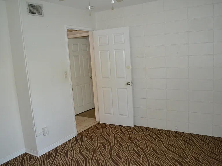 1128 Ginsberg Dr — Photo 10