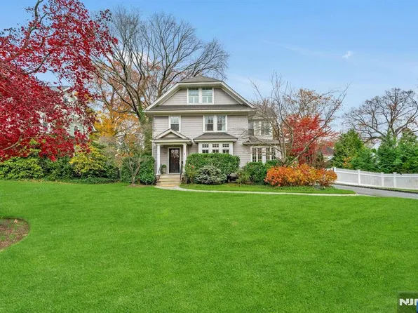 271 Orchard Pl, Ridgewood, NJ 07450