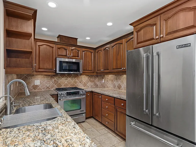 148 W Marquita #B — Photo 11