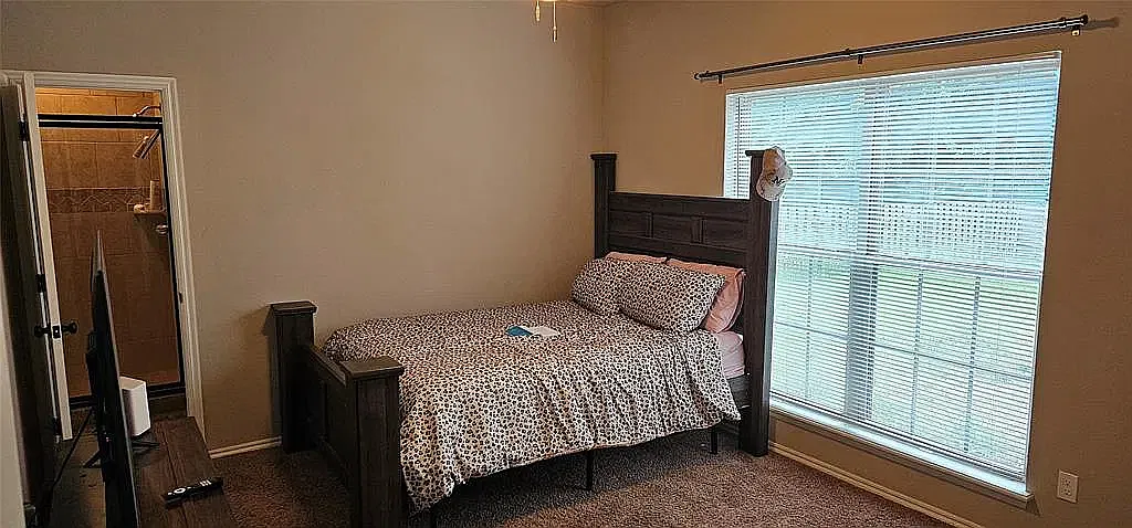 3 bed, 1600 sqft, $1,700 — Photo 3