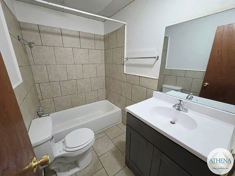 701 Watkins Dr — Photo 9