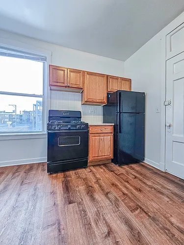 5039 N Clark St #2W Photo 1