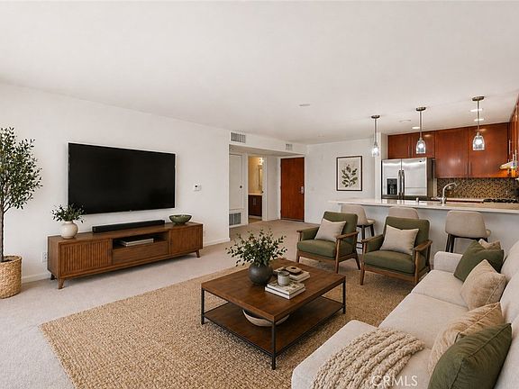 5th image of 4702 Fulton Ave APT 202