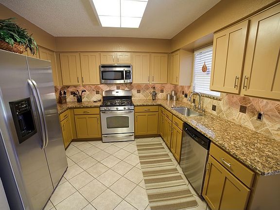 3rd image of 8423 Priest River Dr