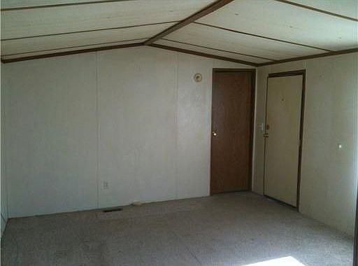 4th image of 5750 Wall St