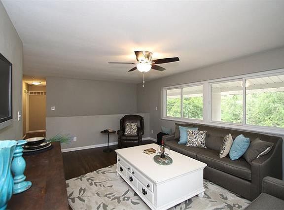 3rd image of 1011 Grand Ave