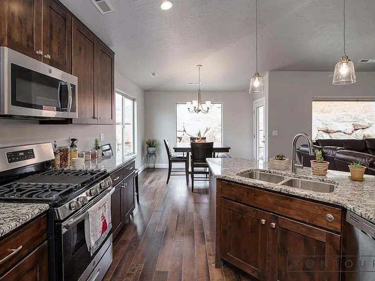 2261 S Tonaquint Dr #49 — Photo 8