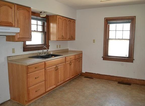 5th image of 177 W Arndt St