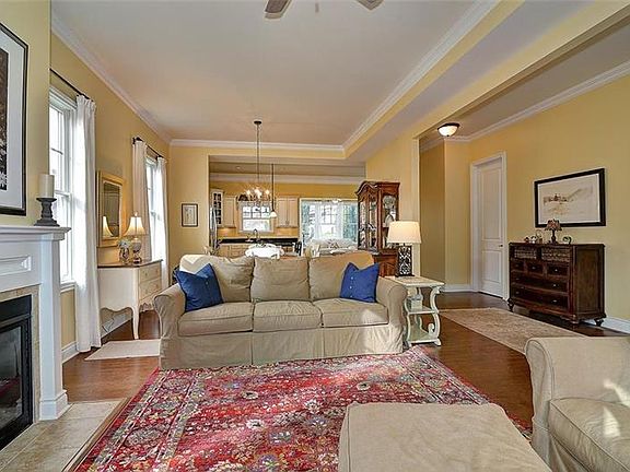 5th image of 1217 Newbury Highland