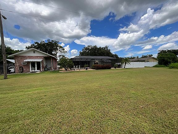 4th image of 2401 Karen Dr