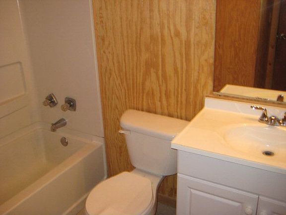 5th image of 213 Bonita St