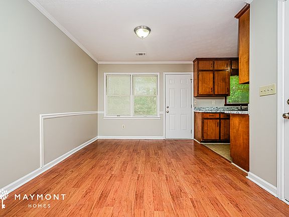 5th image of 155 Victoria Dr