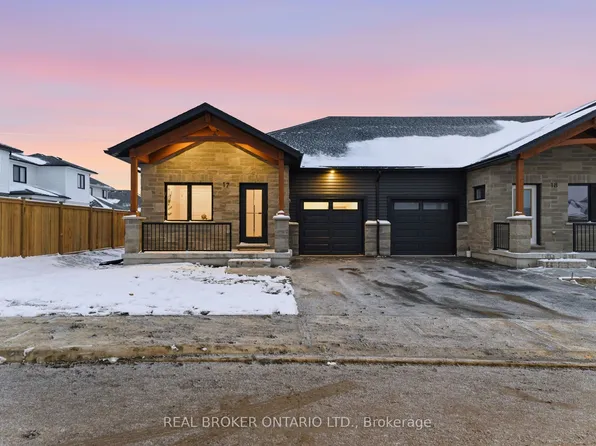 29 Weymouth St #17, Elmira, ON N3B 0E6