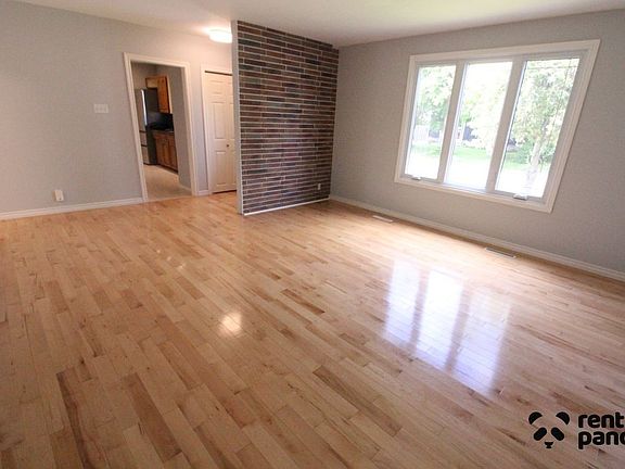 5th image of 414 Pineview Bay