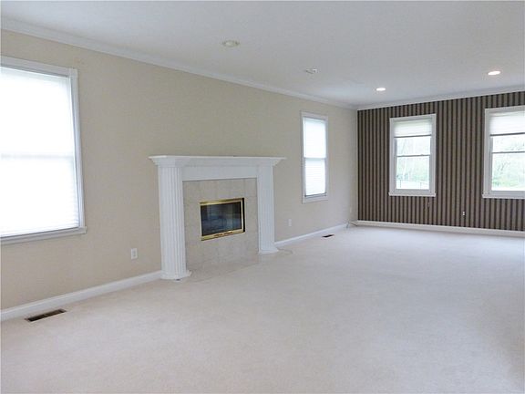 3rd image of 16582 Audubon Ct