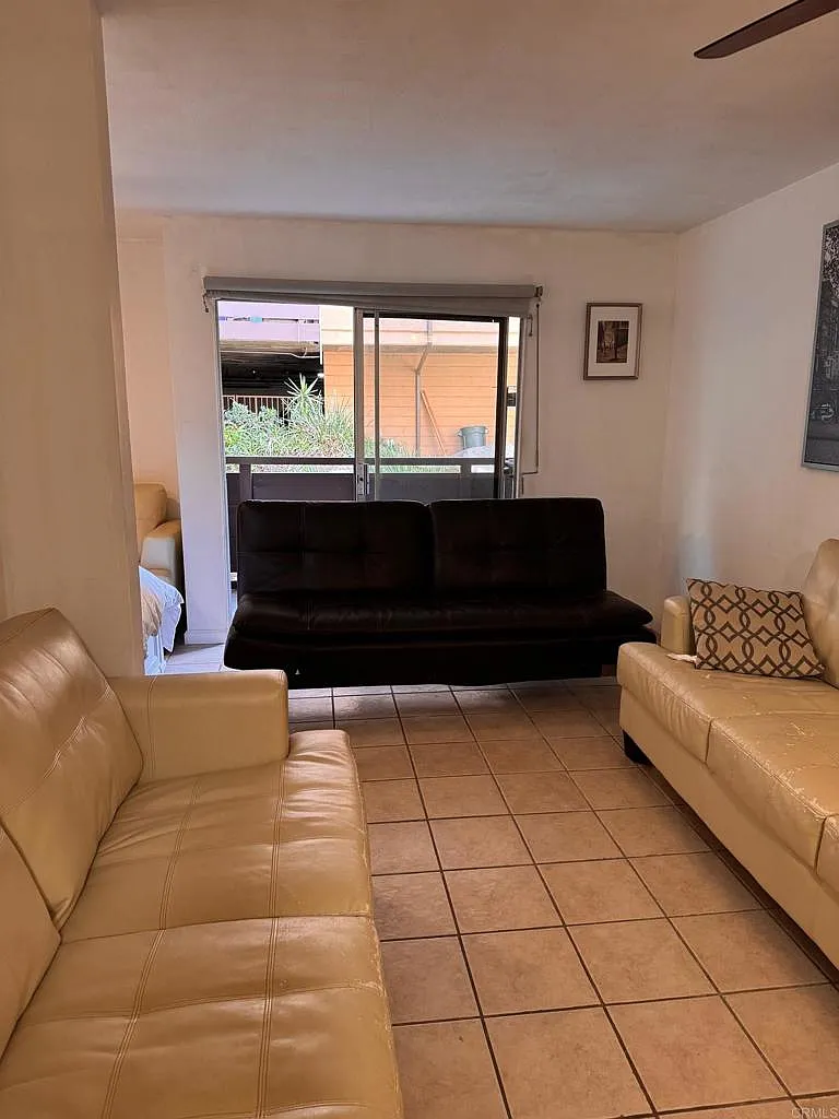 Studio, 1.0 bath, 419 sqft, $2,050 — Photo 4