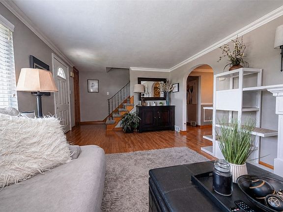 5th image of 1302 Kirsopp Ave