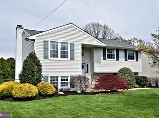 653 Serrill Dr, Hatboro, PA 19040