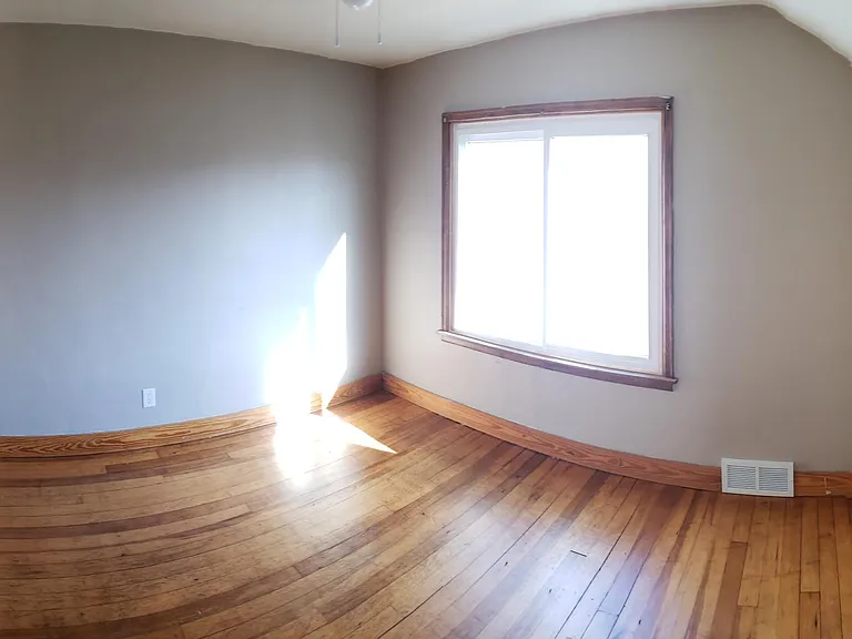 43 McKinley Pl N — Photo 7