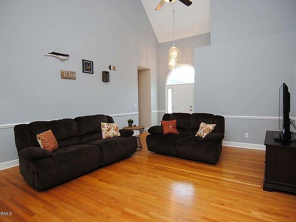 4th image of 5916 Windjammer Lane