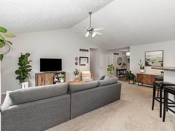 5th image of 3047 Danbury Dr