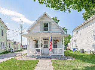 105 W Ellsworth St, Columbia City, IN 46725