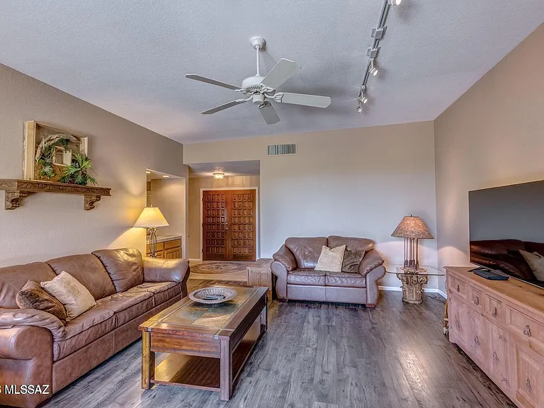 836 E Camino Diestro — Photo 26