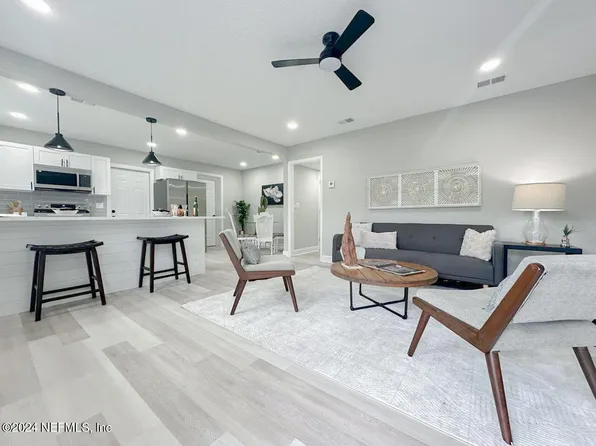 1913 LEON Road, Jacksonville, FL 32246