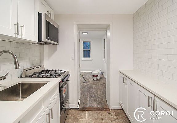 5th image of 699 Greene Ave #1