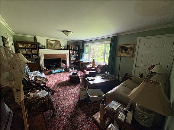 4th image of 545 Brown Rd
