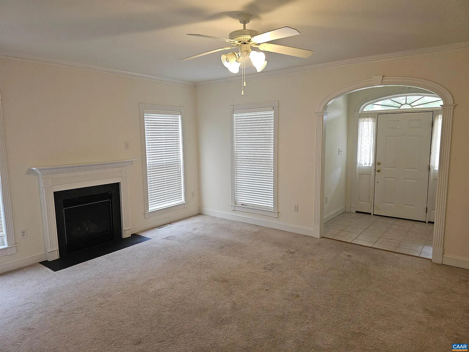 3 bed, 2.0 bath, 2278 sqft, $2,650 — Photo 4