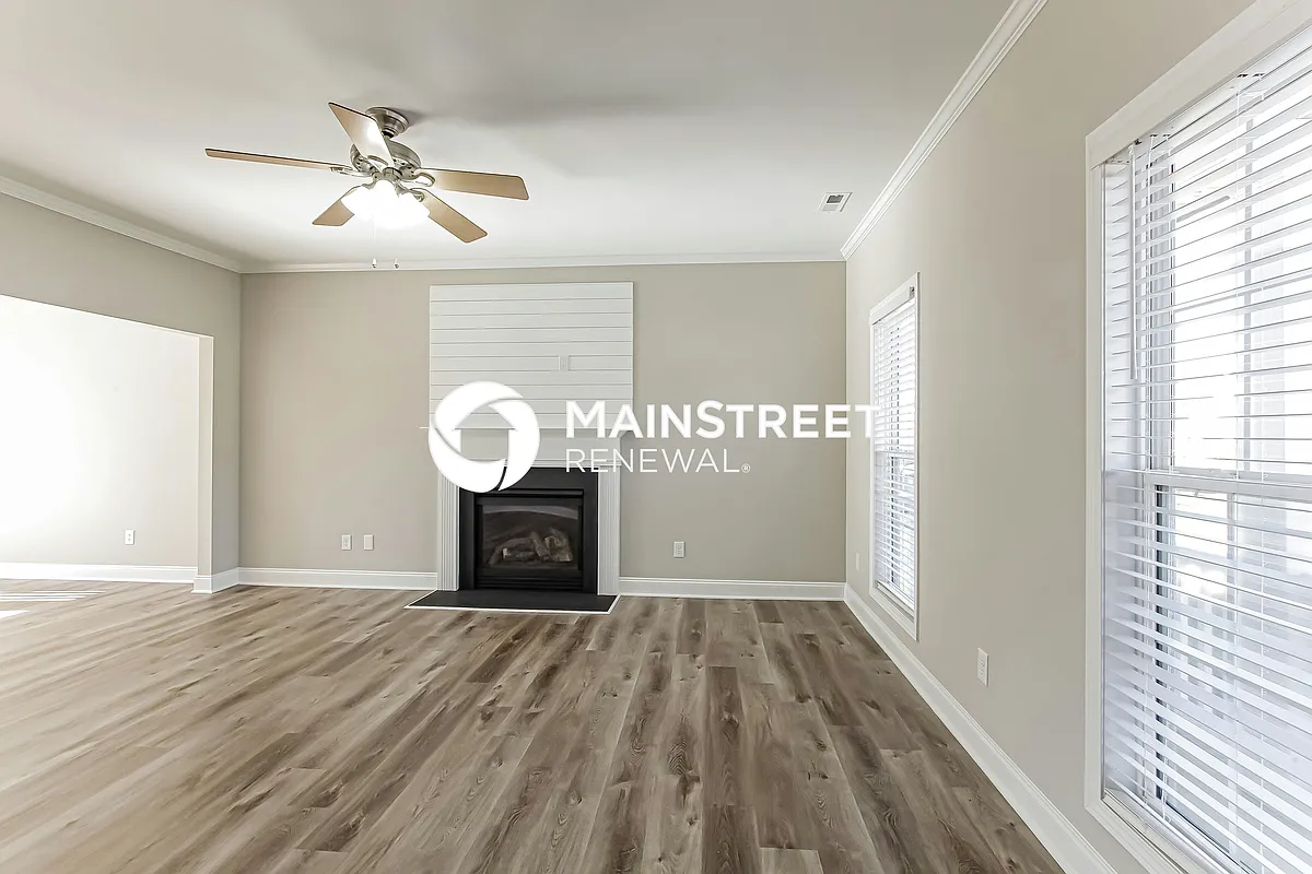 Living Room - 108 Hunters Trace Dr