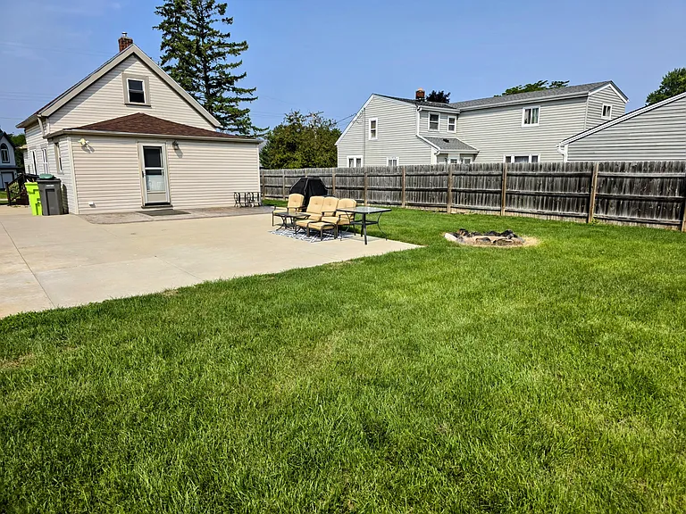 W175S7534 Park Dr — Photo 26