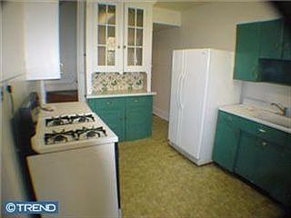 4th image of 907 N Rodney St