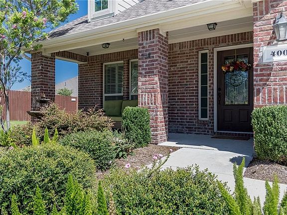 5th image of 400 Roger Graves Cir