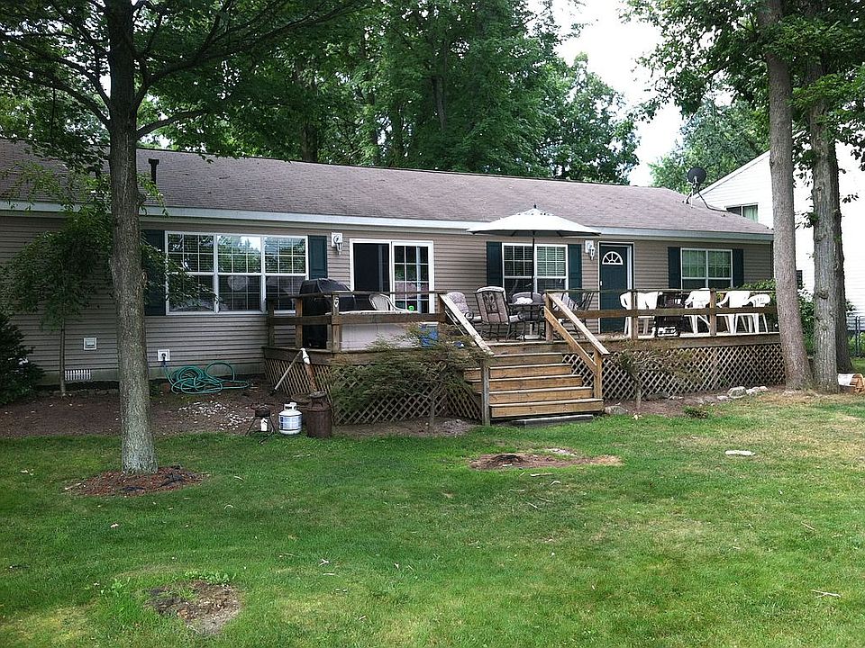 2nd image of 318 Island Dr