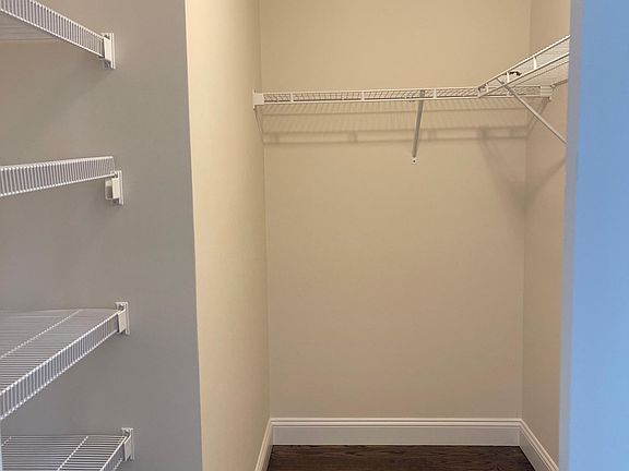 5th image of 472 Wilson Ave #3