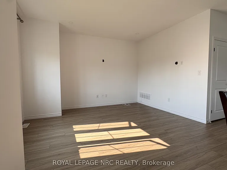 18 King St — Photo 9