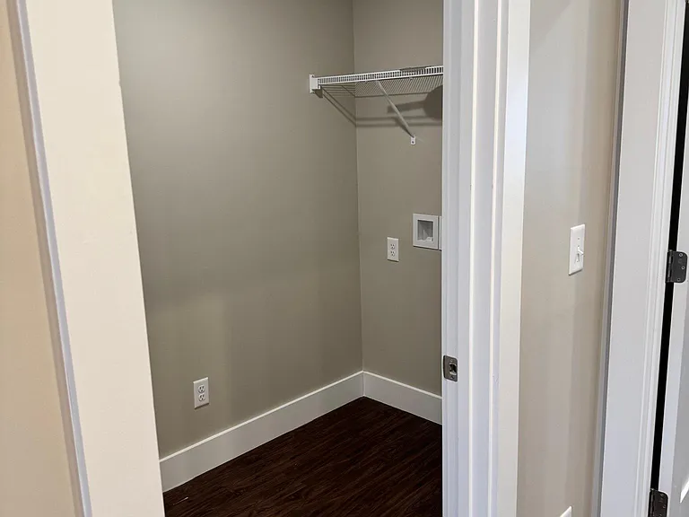 1714 Arbor Hills Dr SE — Photo 3