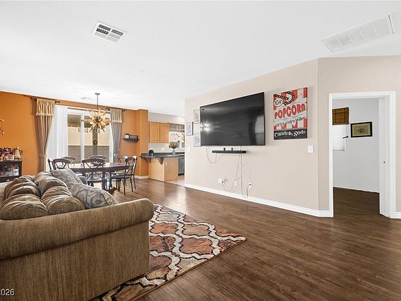 3rd image of 9520 Crown Pines Ct