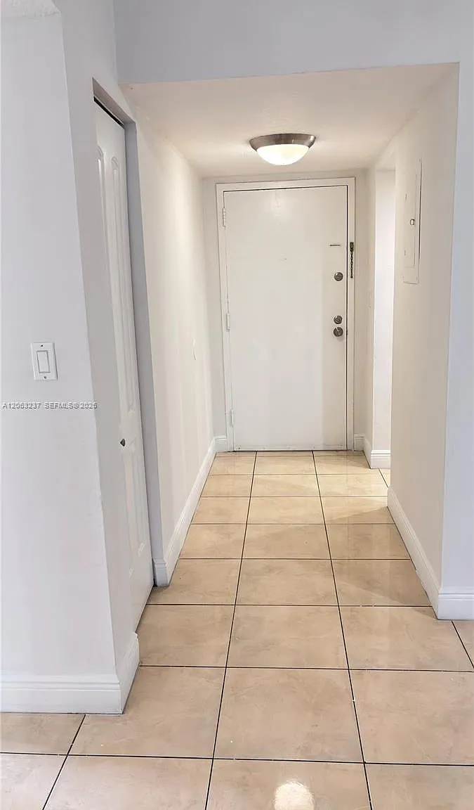 Nob Hill West Condo — Photo 2