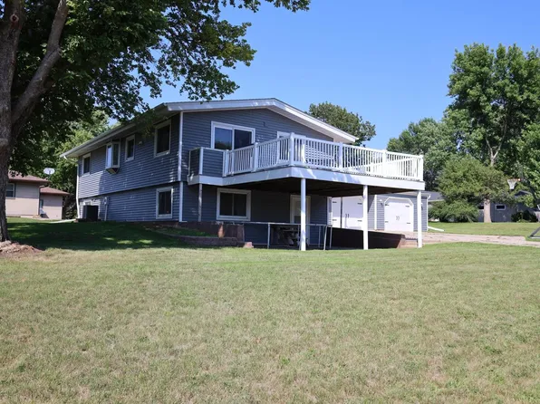 207 8th St SW, West Bend, IA 50597